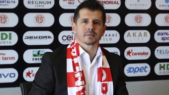Emre Belözoğlu Antalyaspor'a veda etti