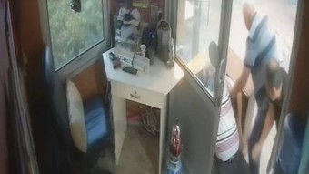 Taksi durağında kalp krizi geçiren mesai arkadaşına yardım eden şoför de kalp krizi geçirdi, ikisi de hayatını kaybetti