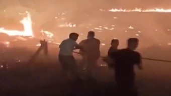 Burda'da düğünde atılan havai fişek yangına neden oldu