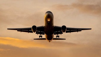 İran’dan havalimanlarına kısmi uçuş izni