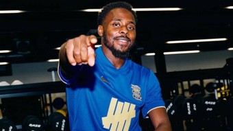 Beşiktaş'a transferi son anda iptal olmuştu! Bright Osayi-Samuel'in yeni takımı resmen açıklandı