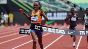 Kenyalı atlet Beatrice Chebet dünya rekoru kırdı