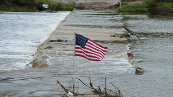 Texas'taki sel felaketinde hayatını kaybedenlerin sayısı 104'e yükseldi