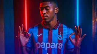 Brezilyalı golcü Trabzonspor’da! Felipe Augusto ile imzalar atıldı