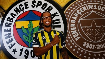 Fenerbahçe sol kanadı güçlendirdi! Archie Brown transferi resmiyet kazandı