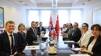 Dışişleri Bakan Yardımcısı Kemal Bozay, Oliver Robbins ile görüştü