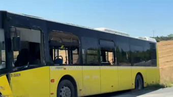 Arnavutköy'de İETT ve otomobil çarpıştı: Sürücü hayatını kaybetti