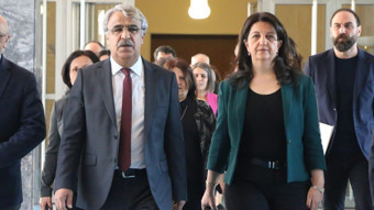 DEM Parti heyeti, Gelecek Partisi lideri Davutoğlu’nu ziyaret etti