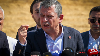 Özgür Özel'den savcıya sert tepki: Masaya beyaz toros koyarak kimi tehdit ediyorsun?