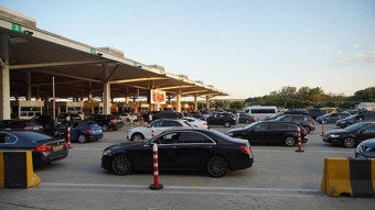 Gurbetçiler geldi, esnafın yüzü güldü: Ekonomiye can suyu oluyor,  aile başına ortalama 15 bin Euro harcama yapılıyor