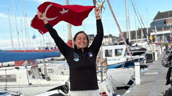 Yüzücü Bengisu Avcı Kuzey Kanalı’nı geçen ilk Türk oldu!