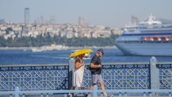 AKOM İstanbul için yeni tarih verip uyardı: Haftanın en sıcak günü yaşanıyor!