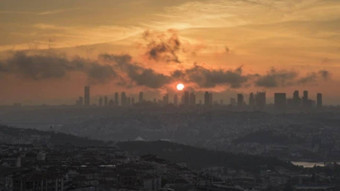 İstanbulluya nem nefes aldırmadı: Şişli'de nem oranı yüzde 99'a çıktı