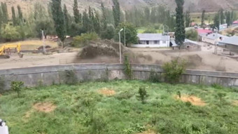 Kars'ta sel 8 köy zarar verdi: İşte selin geliş anı (Video)