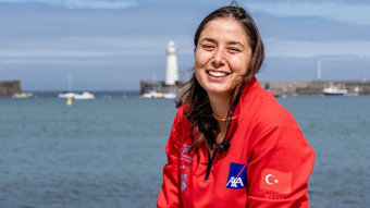 Ultra maraton yüzücüsü Bengisu Avcı'dan tarihi başarı: Ocean's Seven'ı tamamlayan ilk Türk oldu