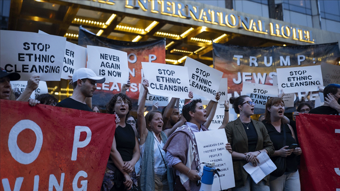ABD'de göstericiler, Trump'ın New York'taki otelinin önünde Gazze'deki açlığı protesto etti
