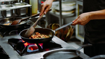 Restoran hesaba 'karbon' ücretini eklemeye başladı! Müşterilerin tepkisi büyüyor