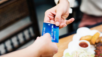 Ticaret Bakanlığı'ndan 5 yemek kartı şirketine ceza yağdı