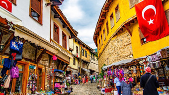 GÜMTOB Başkanı Artıç: “Bursa turizmde zor bir yaz geçiriyor”
