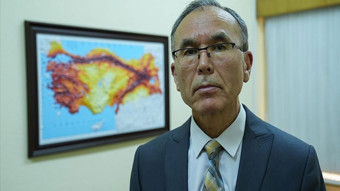 'Artçılar 5,2 büyüklüğüne ulaşabilir' Afet Yönetim Uzmanı Doç. Dr. Özmen uyardı