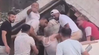 Balıkesir'de çöken binadan 2 kişi sağ olarak kurtarıldı! İşte o anlar...
