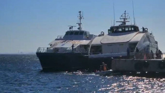 Deniz otobüsü Avşa Adası açıklarında kayalıklara çarptı: Yolcular tahliye edildi