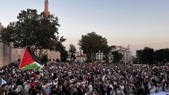 'Gazze'ye Umut Işığı Ol' yürüyüşü: Binlerce kişi Ayasofya Camii'ne yürüdü