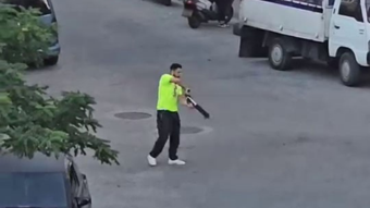 Husumetlilerin oturduğu kıraathaneye pompalı tüfekle ateş açtı: İçeridekiler şans eseri kurtuldu