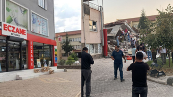 Balıkesir'de depremde yıkılan üç katlı binadan karot örneği alındı