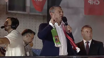 Özgür Özel'den Adalet Bakanı Tunç'a soruşturma yanıtı: Yarın 12:00'yi bekle, AK Parti kuruluş parti hediyen geliyor