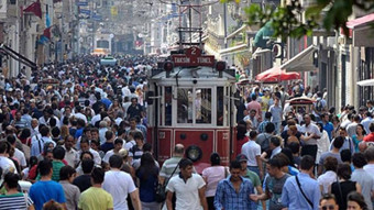 TÜİK dönemsel nüfus verilerini ilk kez açıkladı: Türkiye'nin nüfusu 6 ayda 160 bin arttı