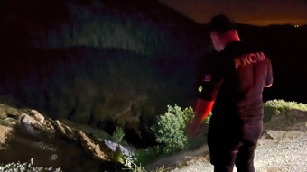 Adana'da otomobil uçuruma yuvarlandı: Biri bebek 5 kişi öldü
