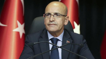 Bakan Şimşek: Yıllık dış ticaret açığı 87,5 milyar dolara geriledi