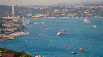 Valilik, İstanbul Boğazı kıyılarını işgal eden teknelerin kaldırılmasını istedi