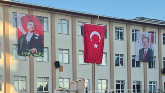 MEB Bakanı'ndan okullardaki Erdoğan posterlerine ilişkin açıklama: Cumhurbaşkanımızın okullarımızda görünür olmasını istedik