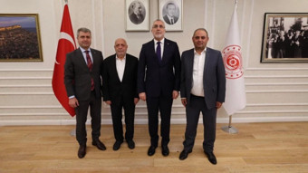 Bakan Işıkhan, Hak-İş Başkanı Mahmut Arslan ile bir araya geldi