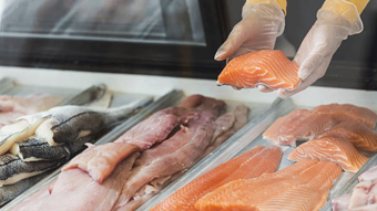 Balık tezgahlarına sıkı denetim: 109 kişi ve işletmeye 2,5 milyon lira ceza verildi