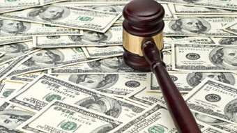 Yüksek mahkemenin Trump kararı doları vurabilir!