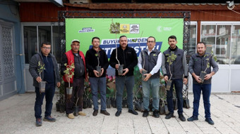 Konya Büyükşehir, kuraklığa dayanıklı Antep Fıstığı fidanlarını çiftçiyle buluşturdu