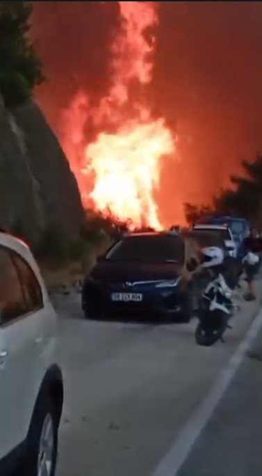 Türkiye’nin dört bir yanı alevlere teslim oldu! İşte dakika dakika tüm bölgelerde son durum - Resim : 1