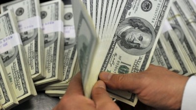 Yeni hafta hareketli başladı: Dolar 7,95'i gördü; euro 9,45'i geçti