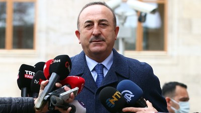Bakan Çavuşoğlu: Gemi mürettebatıyla ilgili korsanlar henüz hiç kimseyle temasa geçmedi