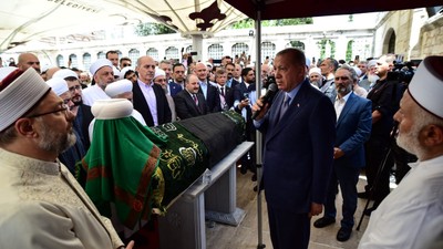 Erdoğan, Mahmut Ustaosmanoğlu'nun cenaze törenine katıldı