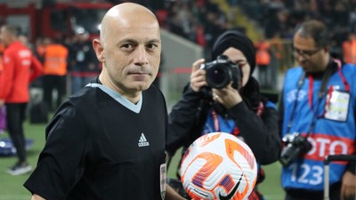 Cüneyt Çakır, hakemlik kariyerini noktaladı