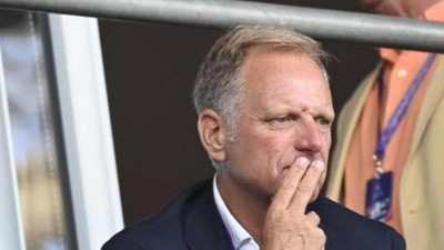Federasyon yöneticisi, maaşını izinsiz artırdığı için kovuldu