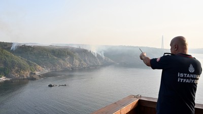 Beykoz'da ormanlık alanda çıkan yangına itfaiyenin müdahalesi sürüyor