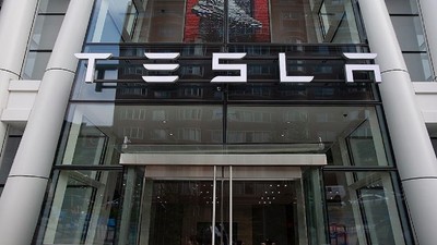 Tesla, Çin'de satılan 1,6 milyon elektrikli aracını geri çağırdı
