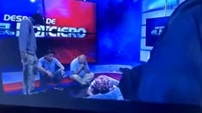 Ekvador'da çete üyeleri televizyon bastı