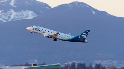 Boeing tipi uçağın kalkış esnasında burun tekerleği düştü