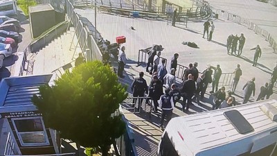 Çağlayan Adliyesi'nde silahlı saldırı: 2 saldırgan 1 sivil öldü